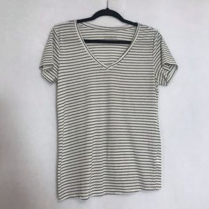 Muddy SZ LG black white striped relaxed tee